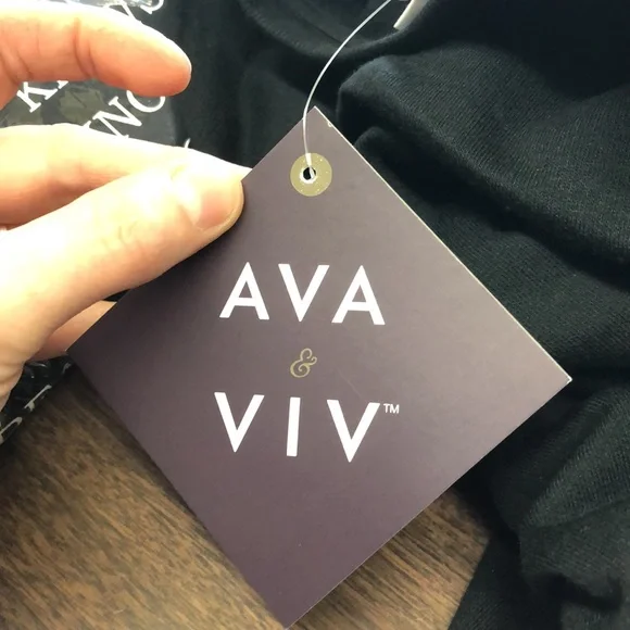 Ava & Viv long sleeve sweatshirt beauty knows no size affirmation positive black - Picture 7 of 7